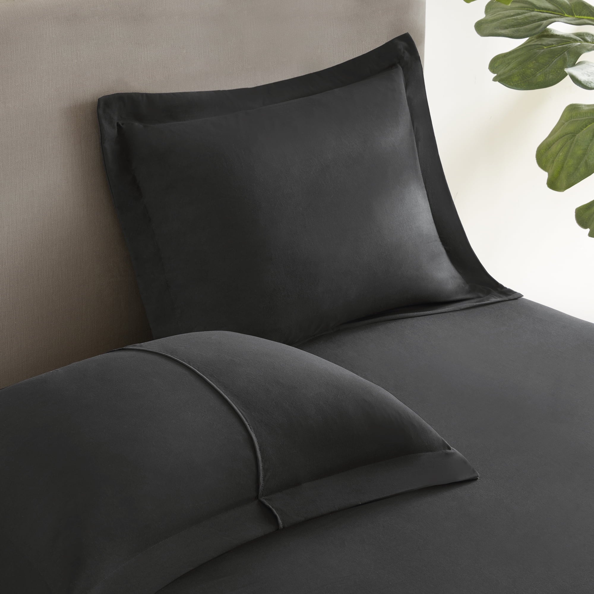 Mainstays 7-Piece Down Alternative Bed in a Bag Comforter Set, Black, Queen